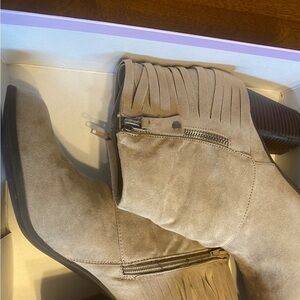 Madden Girls Women’s Boots Size-9 Excellent Condition